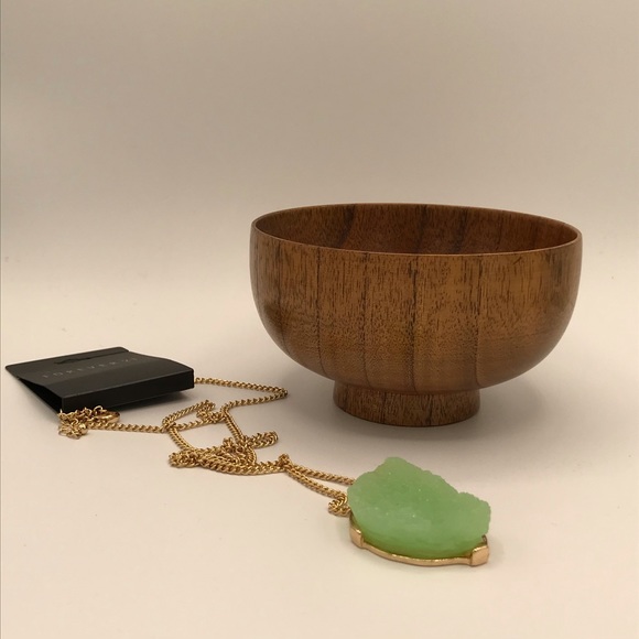 NWT Forever 21 Raw Green Crystal /Geode Necklace - Picture 3 of 4